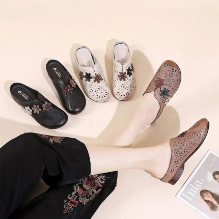 Lightweight and Versatile Outdoor Sandals, Beach Slippers, Fashionable Hollow Breathable Soft-soled Slippers for Middle-aged and Elderly Mothers, Women Shoes